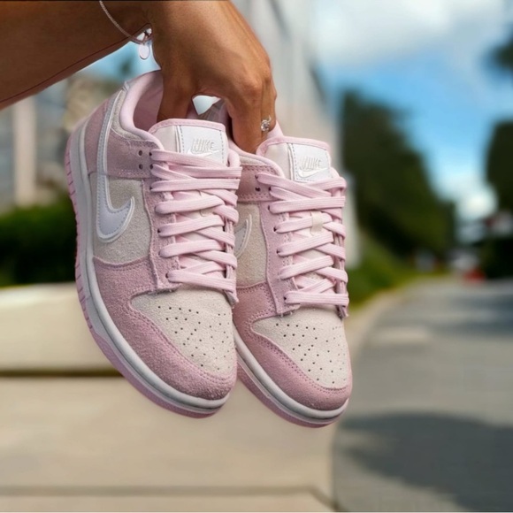 NIKE Dunk Low LX "Pink Foam" sneakers Size 7 - Picture 5 of 16